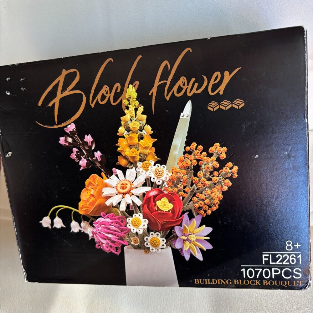 Block Flower Building Block Bouquet 1070 PCS Floral Set FL2261 New Open Box